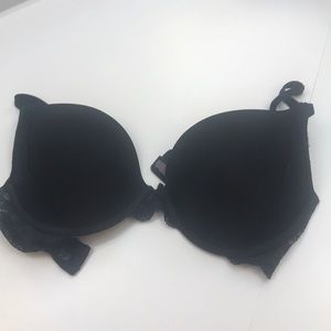 Black push-up bra